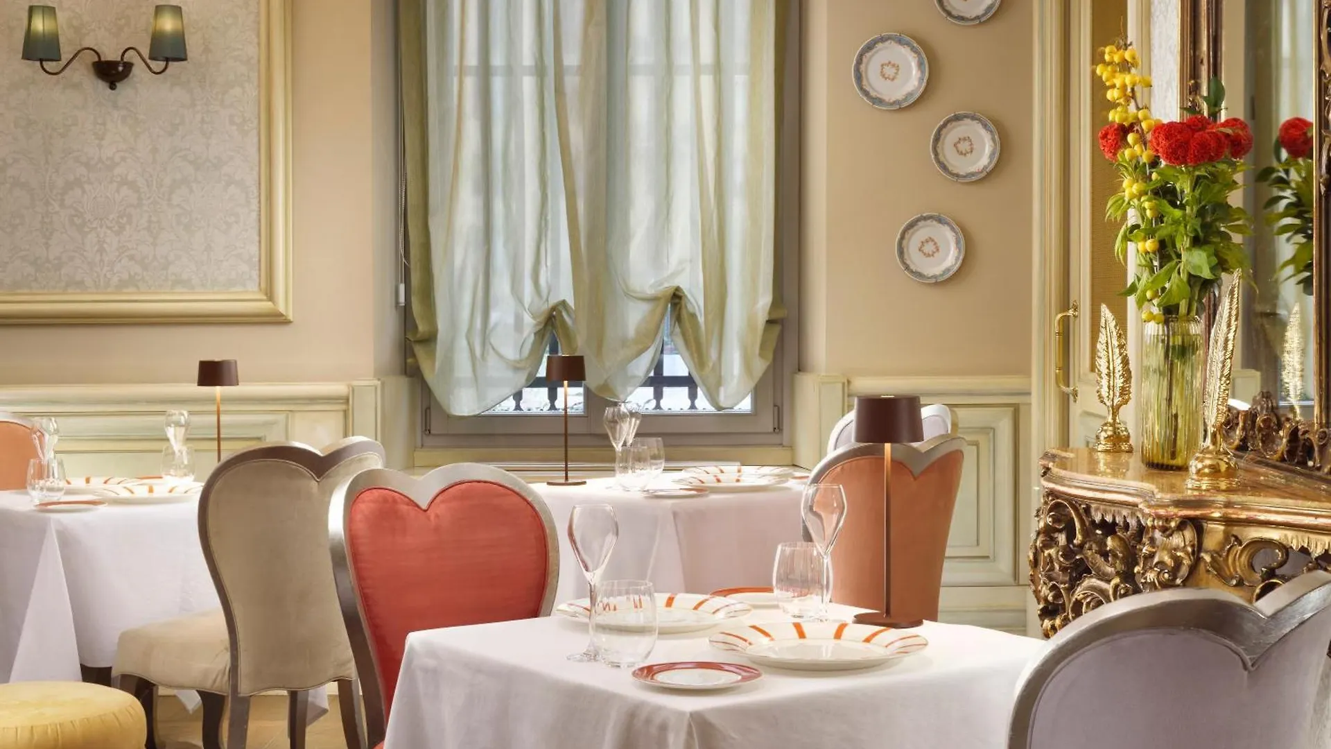 ***** Отель Chateau Monfort - Relais & Chateaux Милан Италия