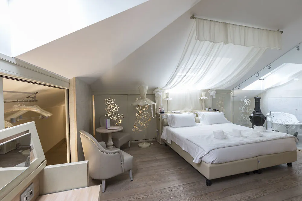 Chateau Monfort - Relais & Chateaux Милан Отель